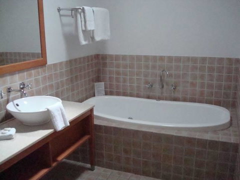 Presidential Bungalow - Australia Accommodation 3