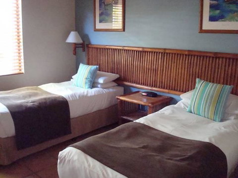 Presidential Bungalow - Australia Accommodation 4