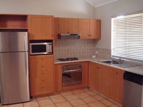 Presidential Bungalow - Australia Accommodation 6