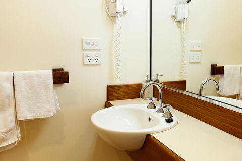 Karri Aura - Australia Accommodation 2