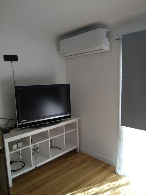 DIANELLA Budget Rooms Happy Place To Stay - Australia Accommodation 32