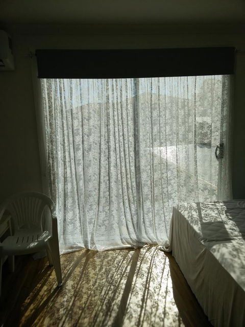 DIANELLA Budget Rooms Happy Place To Stay - Australia Accommodation 18