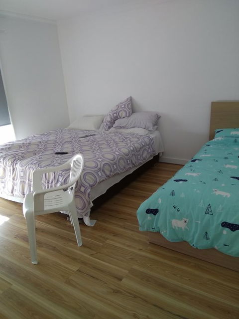 DIANELLA Budget Rooms Happy Place To Stay - Australia Accommodation 13