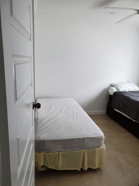 DIANELLA Budget Rooms Happy Place To Stay - Australia Accommodation 1