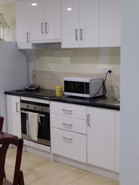 DIANELLA Budget Rooms Happy Place To Stay - Australia Accommodation 25