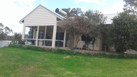 Abbivale Farm Cottage - Australia Accommodation 9