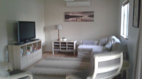 Abbivale Farm Cottage - Australia Accommodation 13