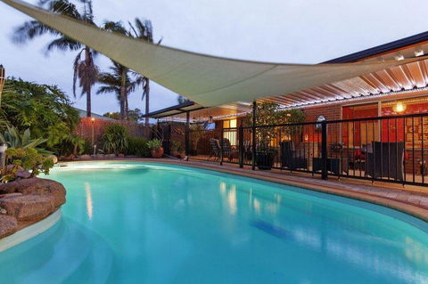 The Entertainer - Australia Accommodation 0