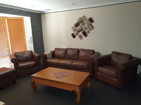 The Entertainer - Australia Accommodation 21