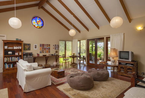 Innisfree Mountain Retreat - Australia Accommodation 2