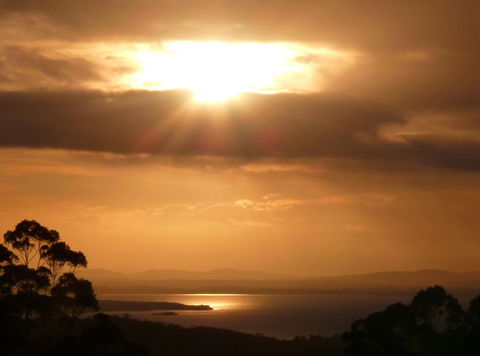 Innisfree Mountain Retreat - Australia Accommodation 0