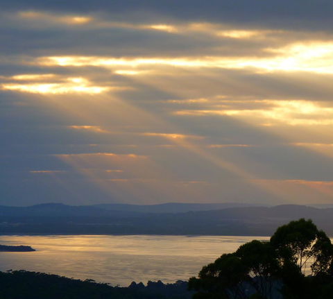 Innisfree Mountain Retreat - Australia Accommodation 11