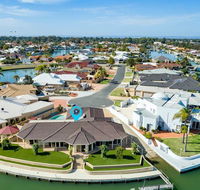 LA ANCHOR ON THE CANALS MANDURAH - Australia Accommodation