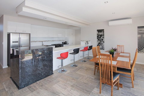 Oceans Edge - Busselton - Australia Accommodation 10