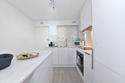 Cottesloe Apartment Close To Beach - Australia Accommodation 3