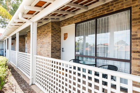 Nightcap At Wanneroo Tavern - Australia Accommodation 12