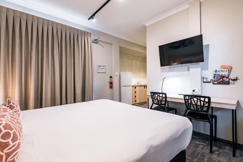 Nightcap At Wanneroo Tavern - Australia Accommodation 11