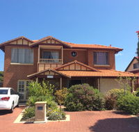 Crossland House - Australia Accommodation