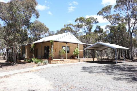 Kendenup Cottages And Lodge - Australia Accommodation 23