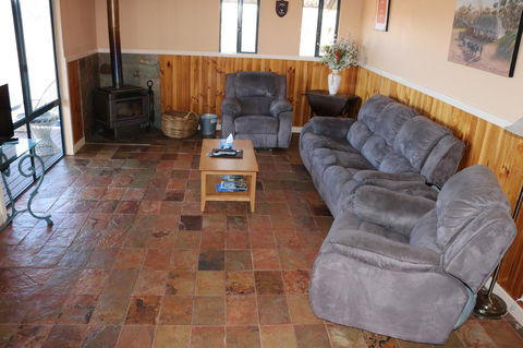 Kendenup Cottages And Lodge - Australia Accommodation 14