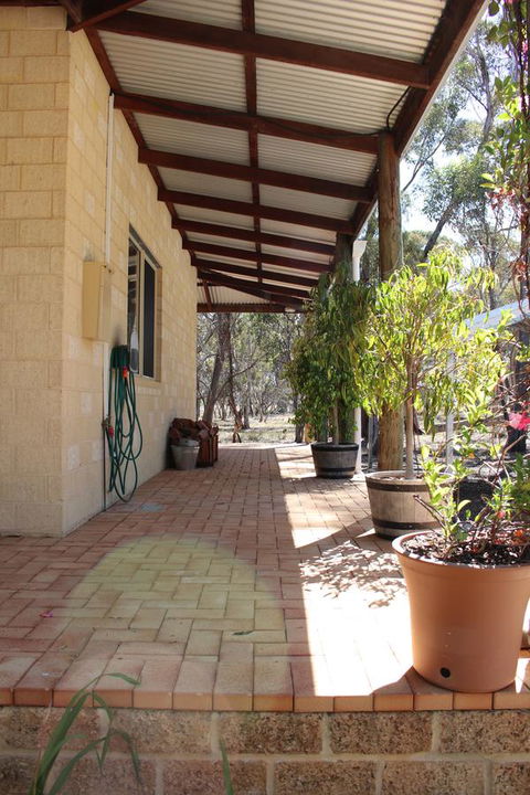 Kendenup Cottages And Lodge - Australia Accommodation 16