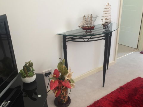 Bright & Beautiful Home On The Hills! - Australia Accommodation 6