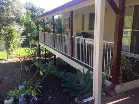 Bright & Beautiful Home On The Hills! - Australia Accommodation 1