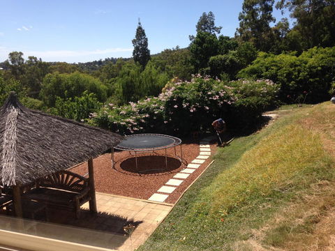 Bright & Beautiful Home On The Hills! - Australia Accommodation 0