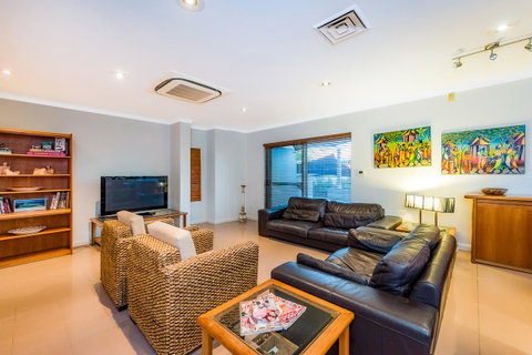 Perth Luxury Accommodation - Australia Accommodation 9