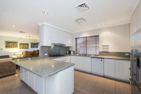 Perth Luxury Accommodation - Australia Accommodation 38