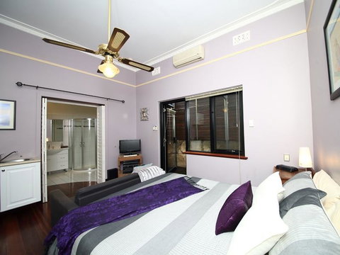 Dawson Accommodation - Australia Accommodation 1