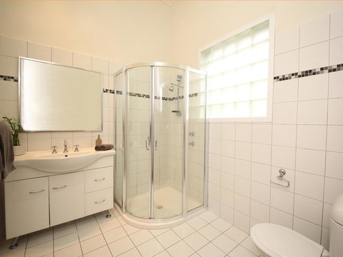 Dawson Accommodation - Australia Accommodation 5