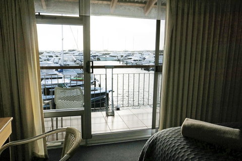 Oceanside 22 - Australia Accommodation 13