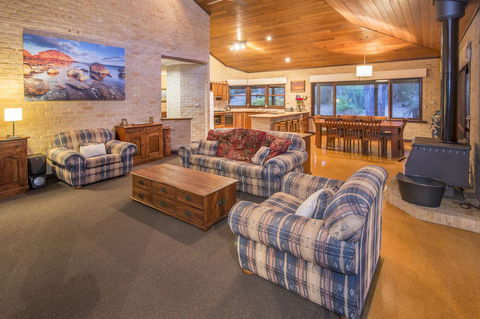 53 Martina Drive - Australia Accommodation 15