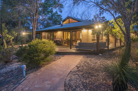 53 Martina Drive - Australia Accommodation 3