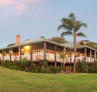 The Farmhouse - Australia Accommodation