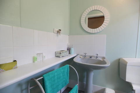 Jacaranda Guest House - Australia Accommodation 9