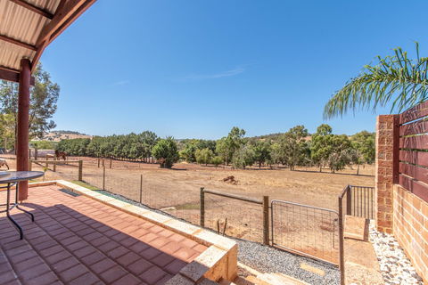 'Bindoon Valley Escape' Cottage - Australia Accommodation 7