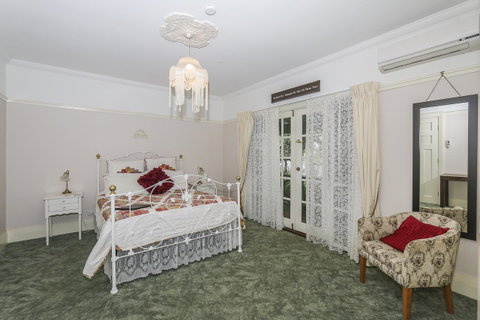 Rosebridge House Bed & Breakfast Adult Retreat - Australia Accommodation 9