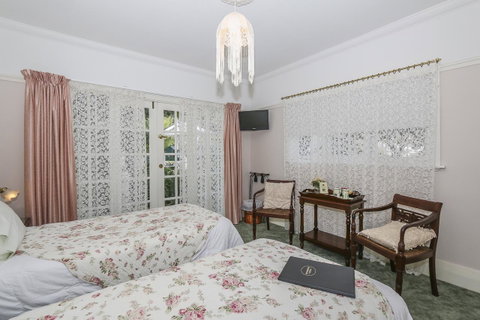Rosebridge House Bed & Breakfast Adult Retreat - Australia Accommodation 18