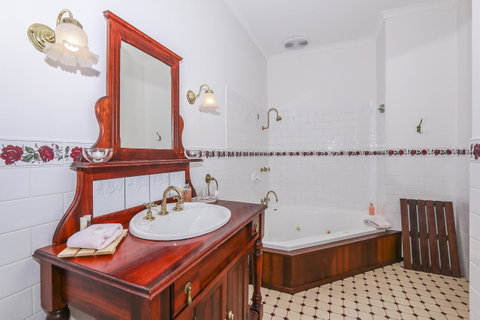 Rosebridge House Bed & Breakfast Adult Retreat - Australia Accommodation 10