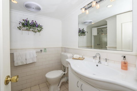 Rosebridge House Bed & Breakfast Adult Retreat - Australia Accommodation 6