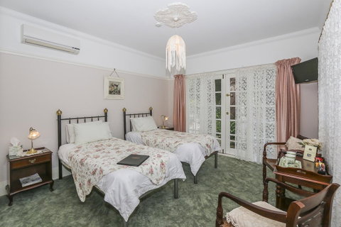Rosebridge House Bed & Breakfast Adult Retreat - Australia Accommodation 19