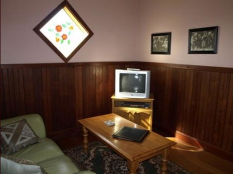 Pemberton Old Picture Theatre Holiday Apartments - Australia Accommodation 42