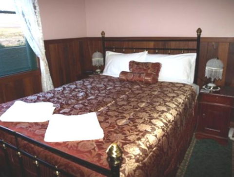 Pemberton Old Picture Theatre Holiday Apartments - Australia Accommodation 24