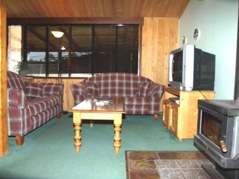 Pemberton Old Picture Theatre Holiday Apartments - Australia Accommodation 1