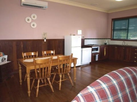 Pemberton Old Picture Theatre Holiday Apartments - Australia Accommodation 34