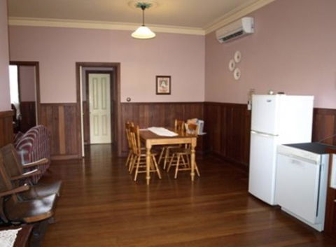 Pemberton Old Picture Theatre Holiday Apartments - Australia Accommodation 32