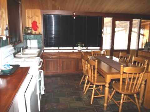 Pemberton Old Picture Theatre Holiday Apartments - Australia Accommodation 7