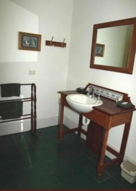 Pemberton Old Picture Theatre Holiday Apartments - Australia Accommodation 13